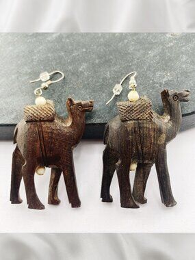 VINTAGE Big carved dark brown wooden camel charm dangle earrings animal jewelry